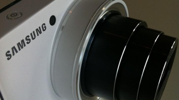 สัมผัสแรก Samsung Galaxy Camera