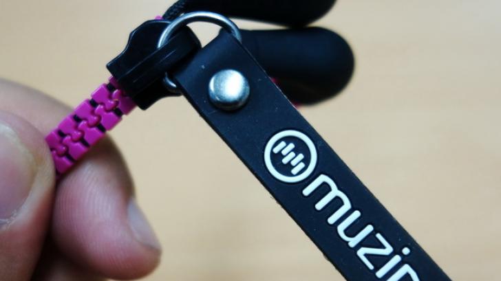Muzip หูฟังแฟชั่นสุดจี๊ด ดีไซน์เป็นซิป หมดปัญหาสายพันกัน