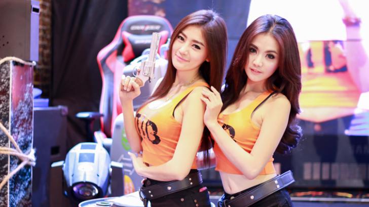 มาส่องเหล่านางฟ้า Commart Comtech พริตตี้หน้าหวานในงานคอมมาร์ท 2015 กัน
