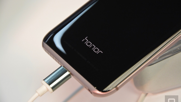 Huawei Honor Magic สมาร์ทโฟนจอโค้ง พร้อมจุดเด่น Magic Live ผู้ช่วยอัจฉริยะ [แปล]