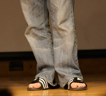 Zuckerberg ติด 1 ใน10 ผู้ชายแต่งตัวยอดแย่ จาก Esquire!