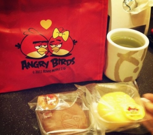 ขนมไหว้พระจันทร์รูป Angry Birds!!