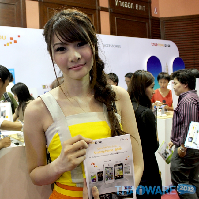 พริตตี้สาวสวยในงาน Thailand Mobile Expo 2012