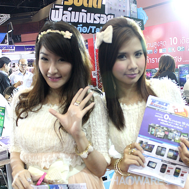 พริตตี้สาวสวยในงาน Thailand Mobile Expo 2012