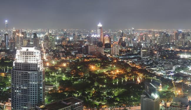 Bangkok_Night-ccbysa-BenhLieuSong-r (1)