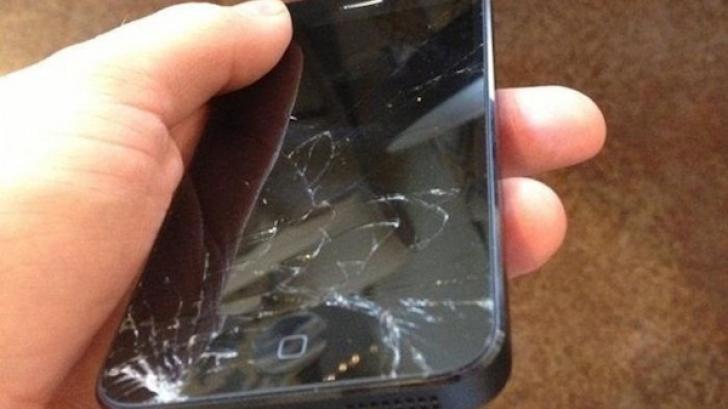 Apple เริ่มให้บริการเปลี่ยนหน้าจอ iPhone 5s และ iPhone 5c หากแตกหรือชำรุด ในร้าน Apple Store แล้ว