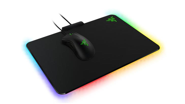 Razer เปิดตัว Firefly แผ่นรองเมาส์สุดเทพ พร้อมไฟแสดงผลได้ 16.8 ล้านสี