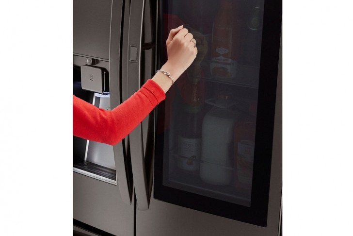 LG InstaView ตู้เย็นสุดล้ำ! แค่เคาะ...ก็เห็นของข้างใน