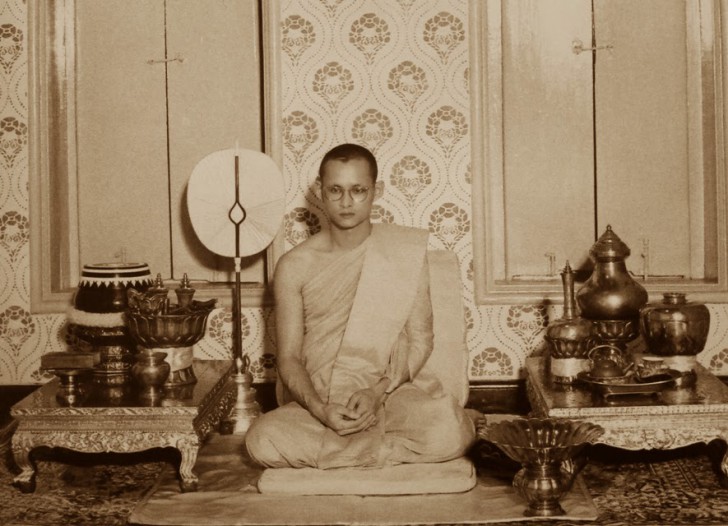 พระราชประวัติ พระบาทสมเด็จพระปรมินทรมหาภูมิพลอดุลยเดช โดยสังเขป