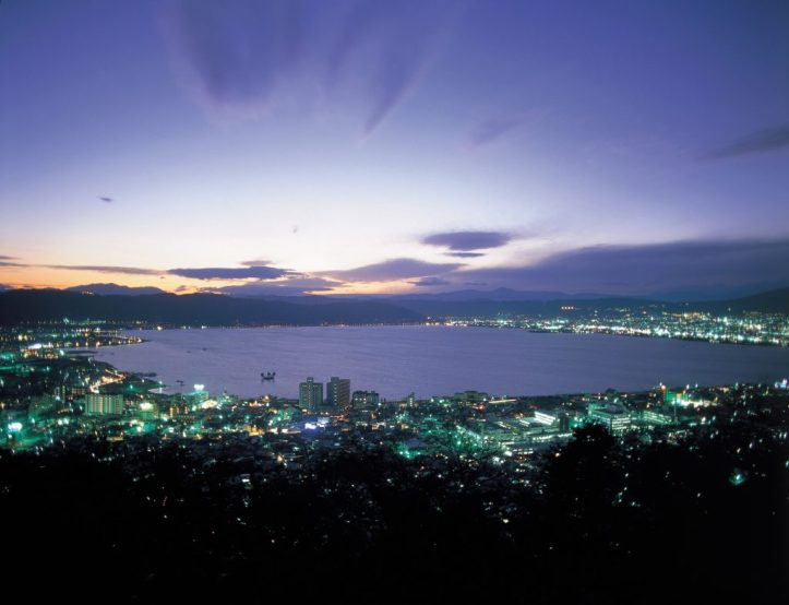 มาดูความสมจริงของฉากใน Kimi No Na Wa (Your Name) อนิเมะที่กระแสแรงที่สุดในตอนนี้ มาดูความสมจริงของฉากใน Kimi No Na Wa (Your Name) อนิเมะที่กระแสแรงที่สุดในตอนนี้