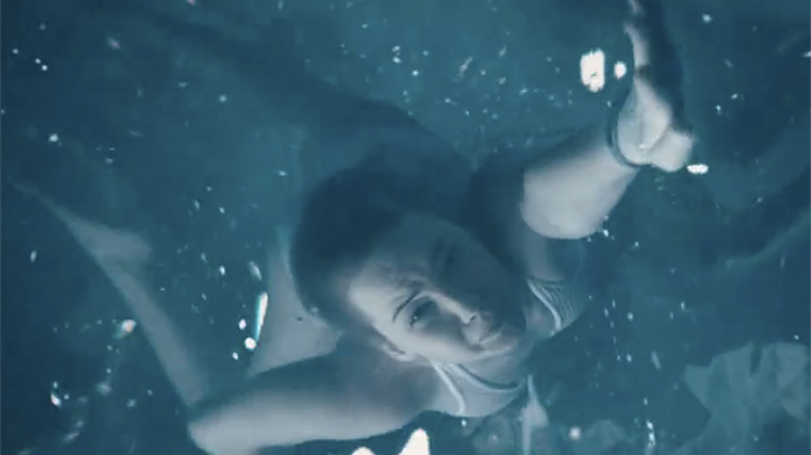 เจนนิเฟอร์ ลอว์เรนซ์ หวิดจมน้ำในภาพยนตร์ Passengers