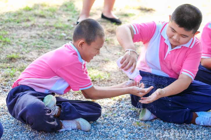 Thaiware จัดกิจกรรม CSR ประจำปี 2017 กับน้องๆ นักเรียน โรงเรียนบ้านหนองบัว จังหวัดกาญจนบุรี