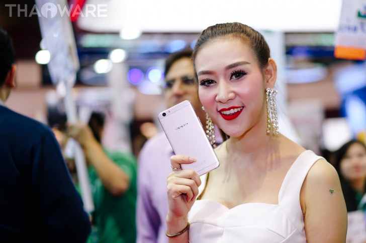 รวมภาพพริตตี้สาวสวยภายในงาน Thailand Mobile Expo 2017