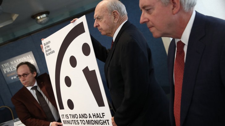 มาทำความรู้จักกับ นาฬิกาวันสิ้นโลก หรือ Doomsday Clock กันนะ