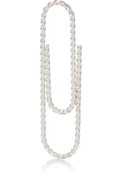 สุดยอดการตลาด เมื่อ Prada วางจำหน่ายคลิปหนีบกระดาษแสนธรรมดาในราคาอันละหกพัน