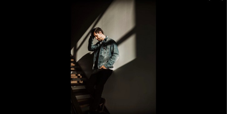 แบบนี้ก็หล่อเลย เทคนิคการโพสท่าถ่ายรูปของผู้ชาย โพสท่าแบบไหนให้ถ่ายออกมาดูดี