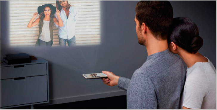 Moto ชนะเลิศ! หลังจากที่ Samsung เคยทำคลิปล้อเลียน iPhone คราวนี้ Samsung โดนเล่นบ้าง