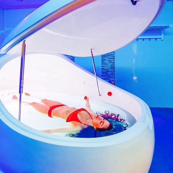 16 สิ่งที่คนไทยมองว่าธรรมดา แต่ต่างชาติทึ่งสุดๆ อาทิ ชาเย็นใส่ถุง ชายหาดที่เต็มไปด้วยลิง