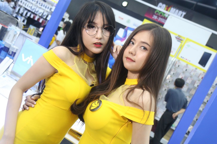 พาเดินส่องเหล่านางฟ้า พริตตี้หน้าหวานในงาน Commart Connect 2019