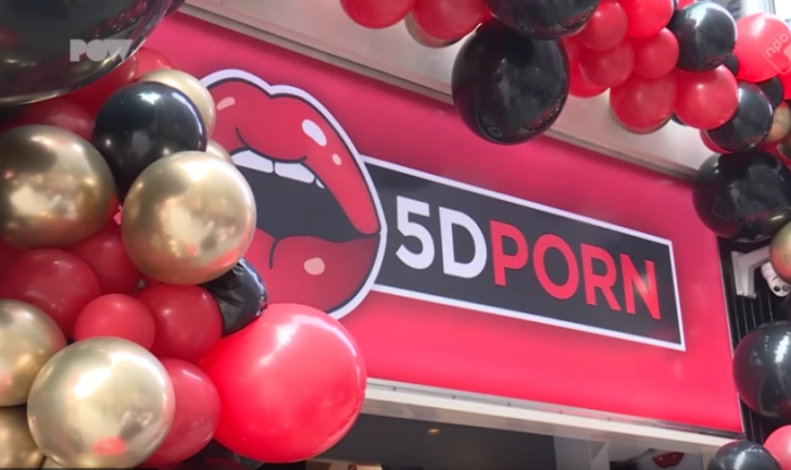 สัมผัสประสบการณ์ใหม่ ดูหนังผู้ใหญ่กับคนแปลกหน้า ในโรงหนังผู้ใหญ่ในรูปแบบ 5 มิติ!