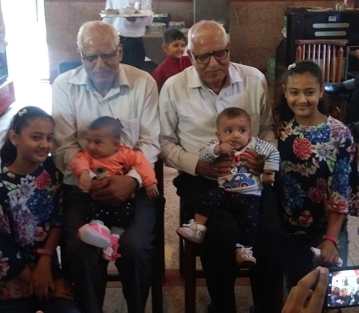 กรรมพันธุ์มหัศจรรย์! 17 ภาพถ่ายครอบครัวที่ใครดูก็รู้ว่าเป็นสายเลือดเดียวกัน กรรมพันธุ์มหัศจรรย์! 17 ภาพถ่ายครอบครัวที่ใครดูก็รู้ว่าเป็นสายเลือดเดียวกัน