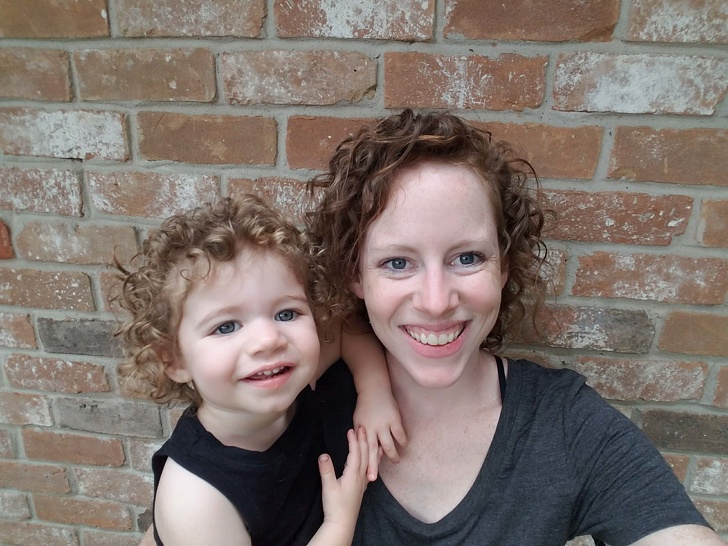 กรรมพันธุ์มหัศจรรย์! 17 ภาพถ่ายครอบครัวที่ใครดูก็รู้ว่าเป็นสายเลือดเดียวกัน กรรมพันธุ์มหัศจรรย์! 17 ภาพถ่ายครอบครัวที่ใครดูก็รู้ว่าเป็นสายเลือดเดียวกัน