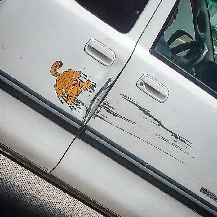 18 ภาพศิลปะสร้างสรรค์สุดเจ๋ง ที่เกิดจากริ้วรอยการชนต่างๆ บนรถยนต์ 18 ภาพศิลปะสร้างสรรค์สุดเจ๋ง ที่เกิดจากริ้วรอยการชนต่างๆ บนรถยนต์