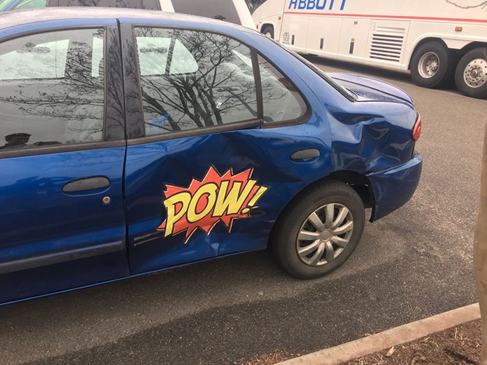 18 ภาพศิลปะสร้างสรรค์สุดเจ๋ง ที่เกิดจากริ้วรอยการชนต่างๆ บนรถยนต์ 18 ภาพศิลปะสร้างสรรค์สุดเจ๋ง ที่เกิดจากริ้วรอยการชนต่างๆ บนรถยนต์