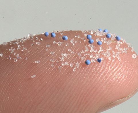 13 ภาพที่แสดงให้เห็นว่า ขยะพลาสติกจากมนุษย์ ทำให้สัตว์ตกอยู่ในอันตราย