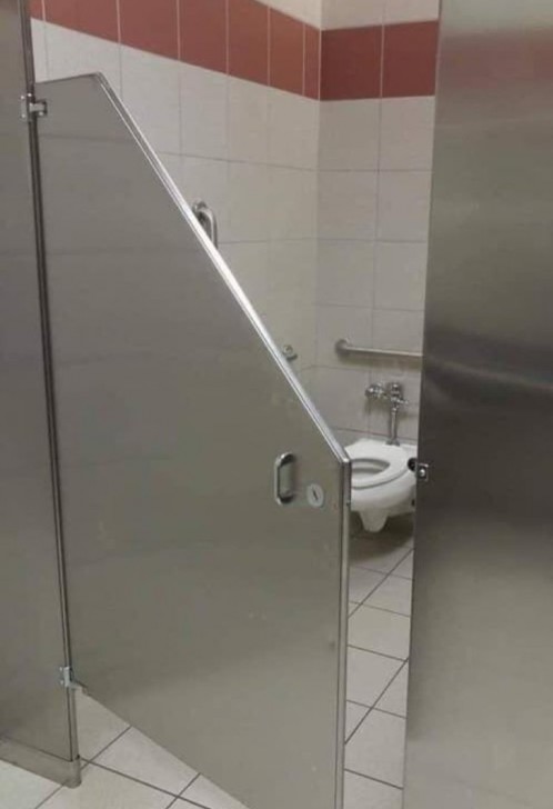 รวม 22 ภาพงานออกแบบสุด Fail ที่จะทำให้เราเกิดคำถามว่า นักออกแบบเขาคิดอะไรอยู่เนี่ย!!