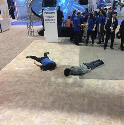 เซลฟี่ธรรมดาโลกไม่จำ! สาวใจกล้า เซลฟี่แกล้งตาย คู่กับสถานที่สำคัญต่างๆ ของโลก เซลฟี่ธรรมดาโลกไม่จำ! สาวใจกล้า เซลฟี่แกล้งตาย คู่กับสถานที่สำคัญต่างๆ ของโลก