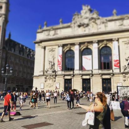 เซลฟี่ธรรมดาโลกไม่จำ! สาวใจกล้า เซลฟี่แกล้งตาย คู่กับสถานที่สำคัญต่างๆ ของโลก เซลฟี่ธรรมดาโลกไม่จำ! สาวใจกล้า เซลฟี่แกล้งตาย คู่กับสถานที่สำคัญต่างๆ ของโลก