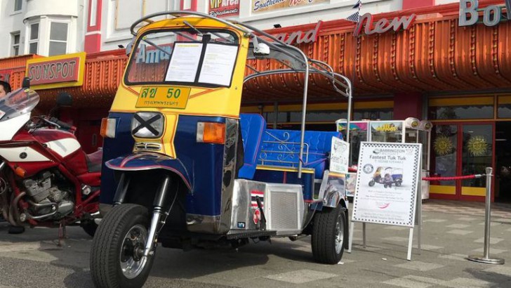 ฝรั่งรักตุ๊กตุ๊กไทย หวังทำลายสถิติความเร็ว 145 กิโลเมตรต่อชั่วโมง