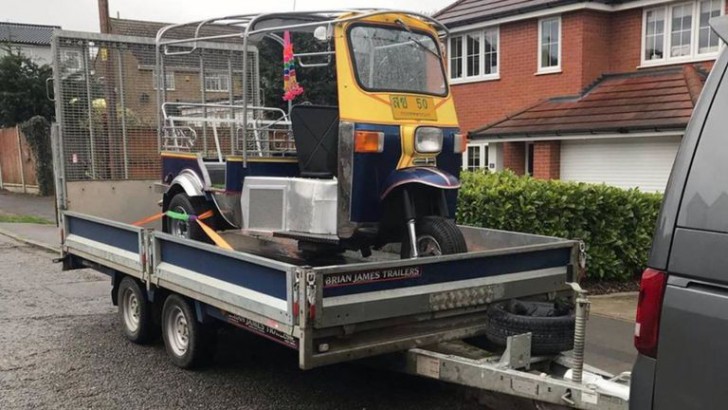 ฝรั่งรักตุ๊กตุ๊กไทย หวังทำลายสถิติความเร็ว 145 กิโลเมตรต่อชั่วโมง