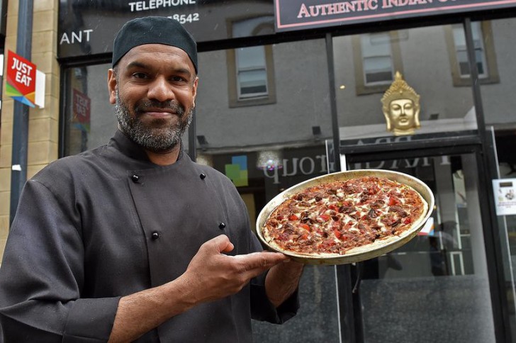 แทบต้องปิดร้าน เมื่อมีเมนูใหม่ พิซซ่าหน้าตัวกินมด...