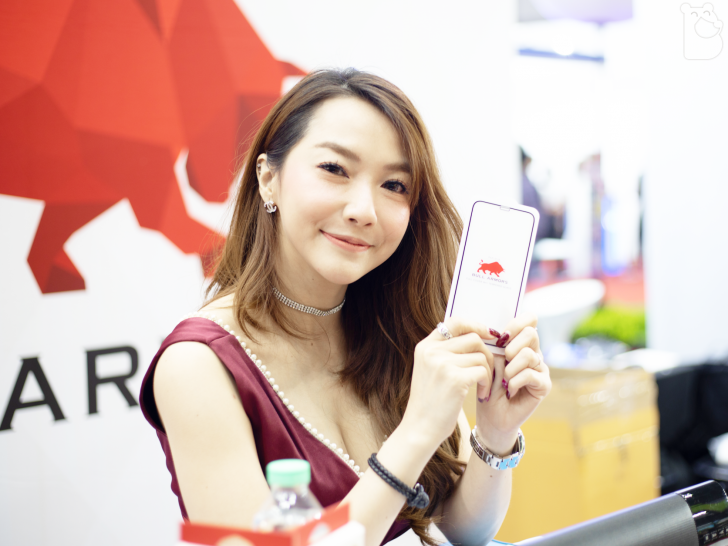 รวมภาพสาวๆ และคลิปบรรยากาศภายในงานมหกรรมมือถือ Thailand Mobile Expo 2019