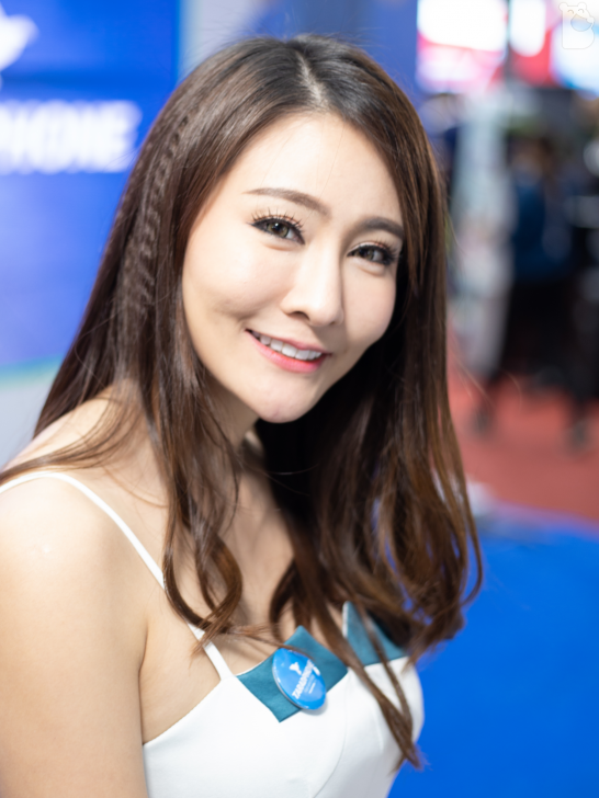 รวมภาพสาวๆ และคลิปบรรยากาศภายในงานมหกรรมมือถือ Thailand Mobile Expo 2019