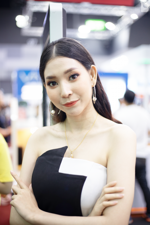 รวมภาพสาวๆ และคลิปบรรยากาศภายในงานมหกรรมมือถือ Thailand Mobile Expo 2019