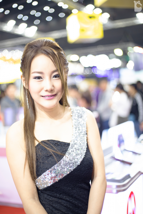 รวมภาพสาวๆ และคลิปบรรยากาศภายในงานมหกรรมมือถือ Thailand Mobile Expo 2019