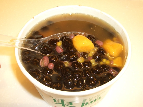 ย้อนตำนานชาไข่มุก เครื่องดื่มชื่อสุดฮิตในยุค 80 ที่คนยุคปัจจุบันพากันหลงใหล