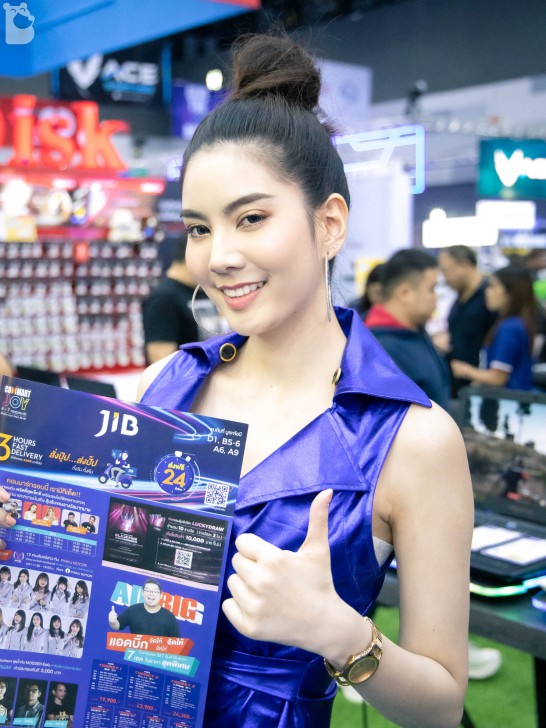 พาส่องพริตตี้สาวสวยภายในงาน COMMART JOY 2019
