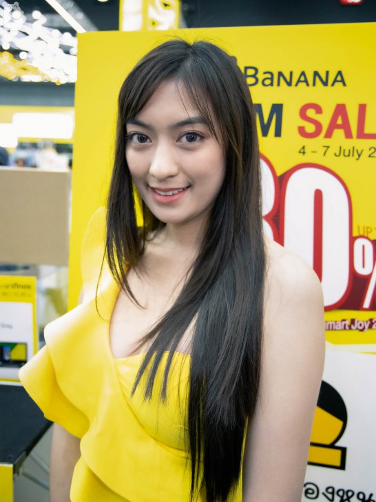 พาส่องพริตตี้สาวสวยภายในงาน COMMART JOY 2019