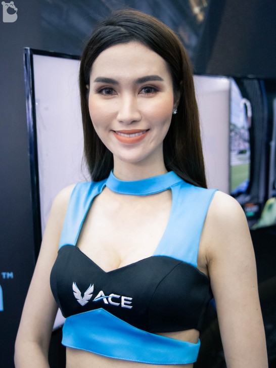 พาส่องพริตตี้สาวสวยภายในงาน COMMART JOY 2019