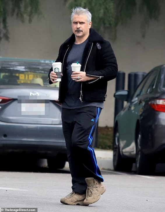 Colin Farrell ได้ออกมาพูดถึงภาพหลุดผมสีขาวว่ามันเป็น "ความผิดพลาด"