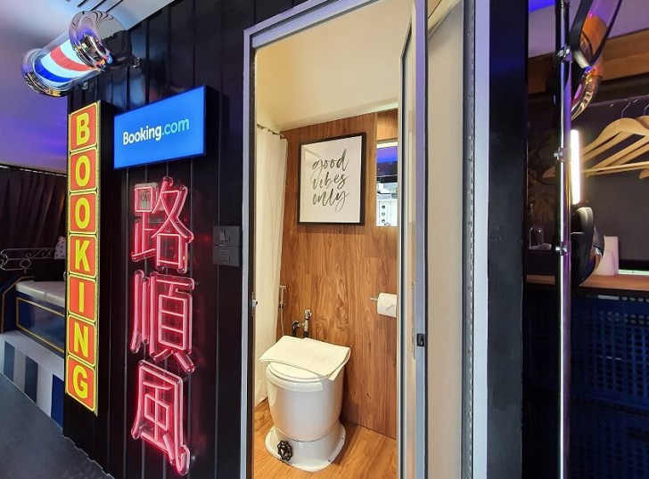 บริษัท Booking.com เปิดตัว Bangkok Booking Bus รถบัสพักได้