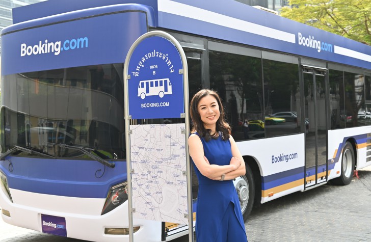 บริษัท Booking.com เปิดตัว Bangkok Booking Bus รถบัสพักได้