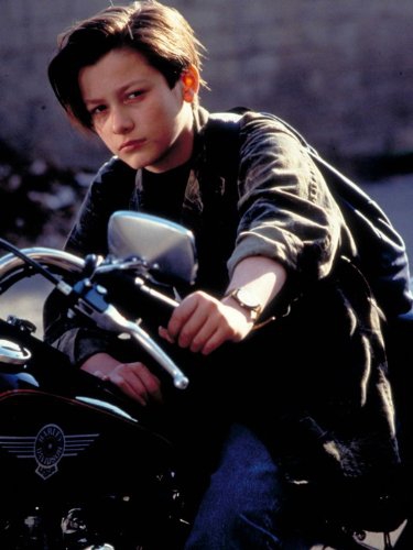 การตายของ John Connor ใน Terminator: Dark Fate เป็นไอเดียของ James Cameron การตายของ John Connor ใน Terminator: Dark Fate เป็นไอเดียของ James Cameron