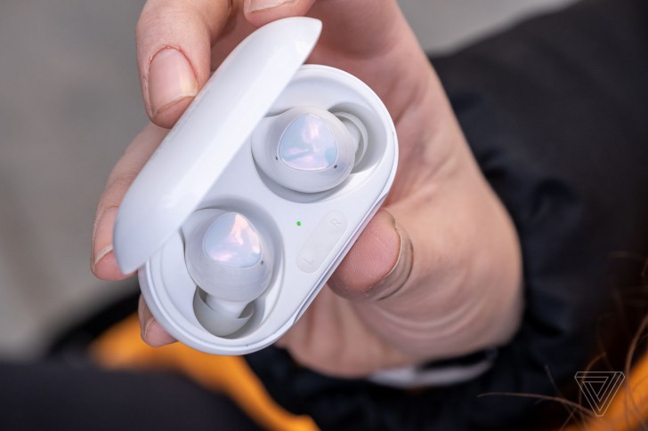 หลุดรูปเรนเดอร์ Samsung Galaxy Buds Pro คาดกลับไปใช้ดีไซน์เดิมของ Galaxy Buds