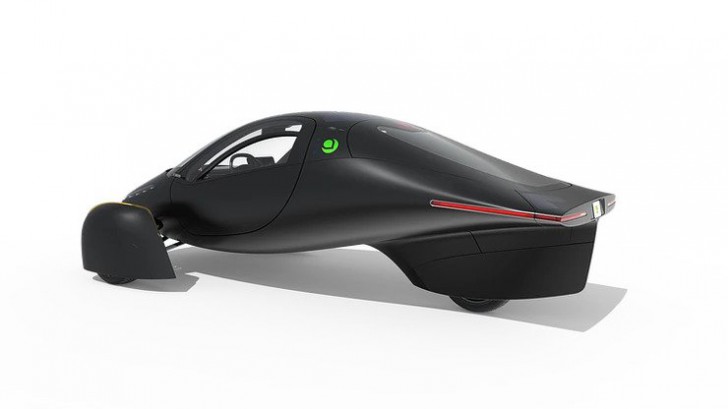 รถยนต์ไฟฟ้าพลังงานแสงอาทิตย์รุ่นใหม่ จาก Aptera ดีไซน์เดิม เพิ่มเติมคือ เท่ !