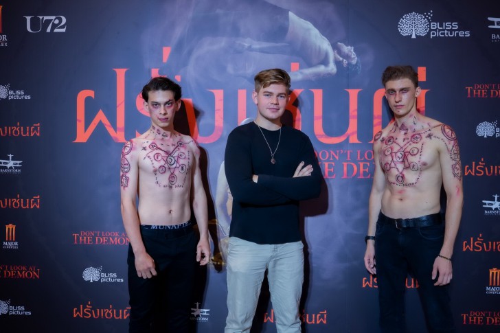 เปิดตัว ฝรั่งเซ่นผี รอบแรกของโลก รีวิวคอนเฟิร์มสยองดุ้งแรง ผู้กำกับมาเอง คนดัง-ฝรั่งแห่กันมาพิสูจน์